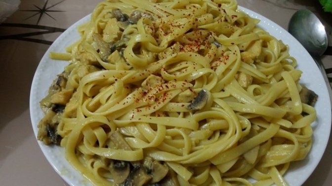 Alışılmış Tarifin Dışına Çıkalım! Mantarlı Tavuklu Körili Makarna Tarifi 🔪🍝