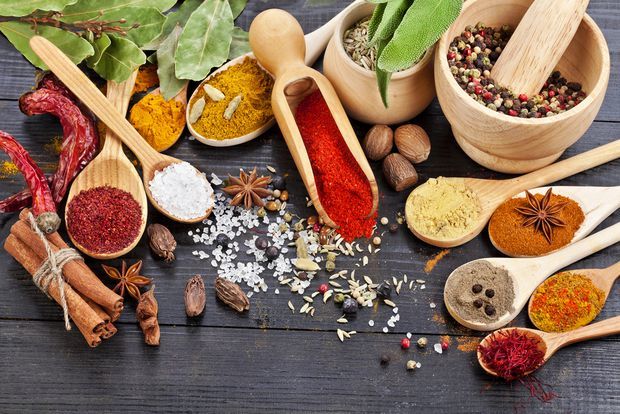 Yemek Pişirme Tekniğinizi Bir Üst Seviyeye Çıkartacak Baharat Tüyoları!