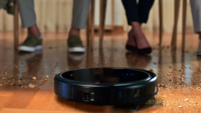Robot Süpürgenin “Ben Tek, Siz Hepiniz” Dediği 5 An
