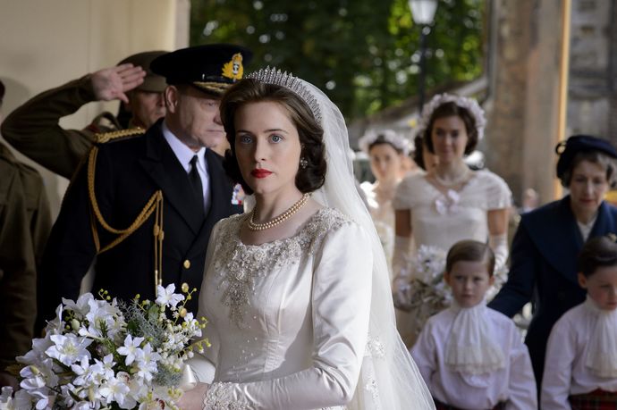 Emmy Ödüllü The Crown Dizi İncelemesi