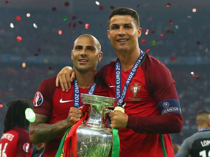 Euro 2016 Kupası ile poz veren Q7 ve CR7