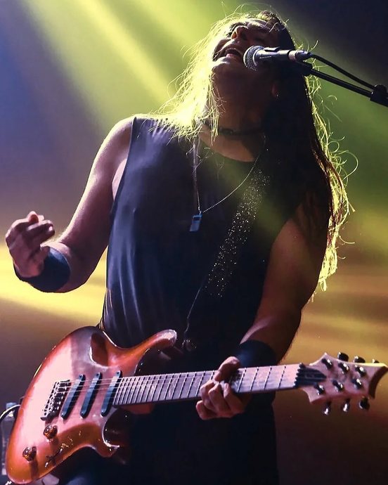 Doğudan Bakınca Batılı, Batıdan Bakınca Doğulu: En Köklü Rock Gruplarından Yüksek Sadakat ve Solisti Kenan Vural KizlarSoruyorda!