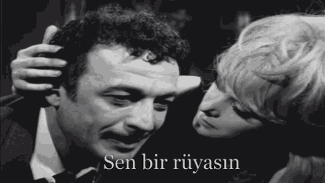 Birinin Senden Hoşlandığını Anlatan En Harika Belirtiler!