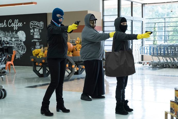 Suç ve Komedinin Bir Arada Olduğu Eğlenceli Dizi: Good Girls! 3 Kadının Süpermarket Soyma Hikayesi!