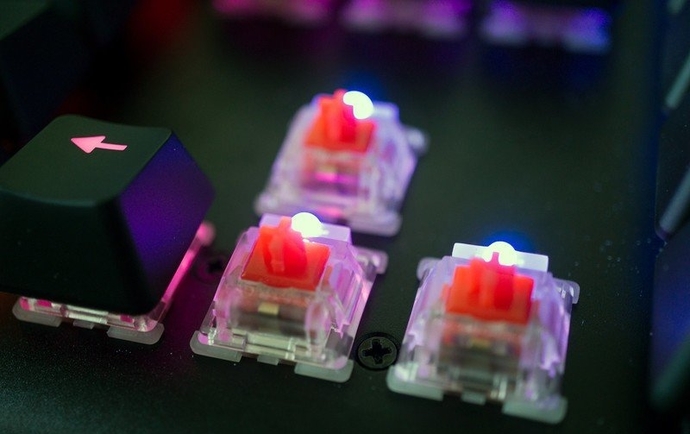 OLED Ekranlı Steelseries Apex 7 Mekanik Klavye İncelemesi