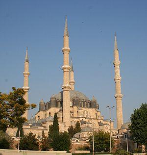 Kendi d&uuml;nyamızı beş dakikalık zevkler uğrun yok ediyoruz