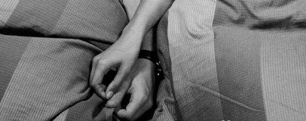 Sevdiğiniz İnsan ile Uykuya Dalmanın Mucizevi Etkisi: Melatonin!