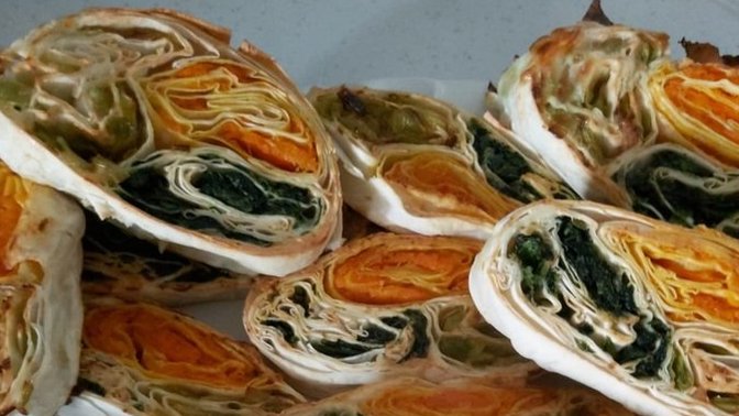 Gerek Görüntüsü Gerekse Tadı İle Muhteşem 3 Renkli Börek Tarifi