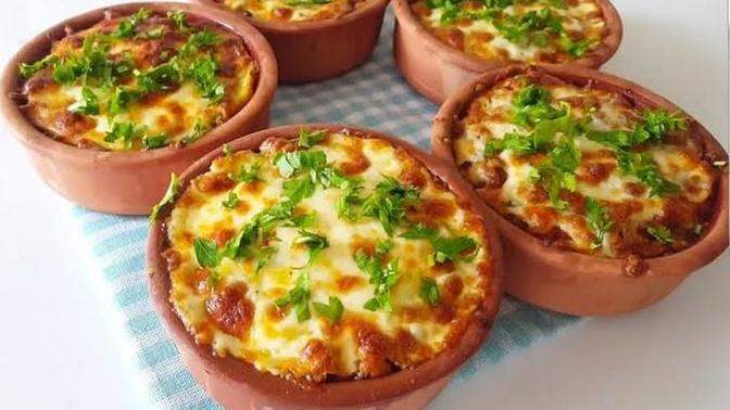 Bir Miktar Kıymanız Varsa Mutlaka Denemelisiniz! Güveçte Kaşarlı Patates Musakka