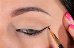 Doğru eyeliner uygulamak