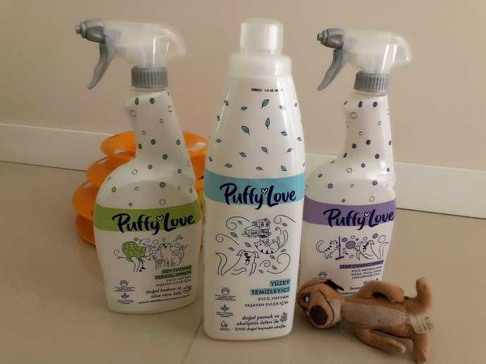 Temizlik Uğruna Evcil Dostlarımızın Rahatı Kaçmasın: Kedimden de Benden de Tam Puan Alan Puffy Love Ev Bakım Ürünleri ile Tanışın!