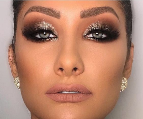 Yılbaşı Gecesine Özel: 10 Adımda Parıltılı Glitter Makyaj Nasıl Yapılır!