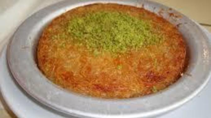 Sence hangi tatlı daha lezzetli? Hepsini birbiriden ayırmasam da bence baklava.