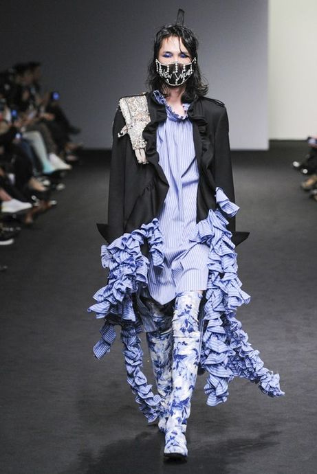 Pantone 2022 Renginin Kadın Modasına Yansımaları