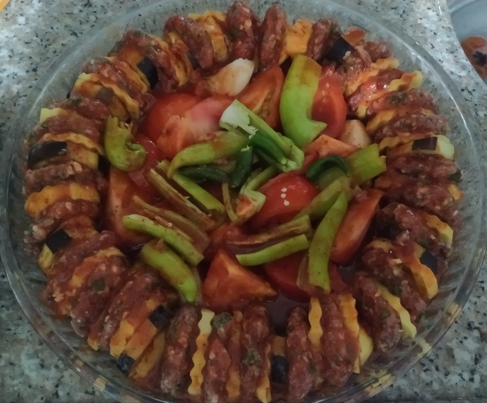 Çocukların Severek Yiyeceği Bir Lezzet: Patatesli Köfte Dizme