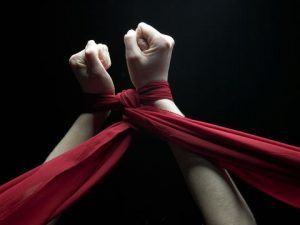 БДСМ кезінде кеудені қалай қатайтуға болады