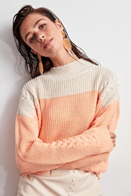 🧡🤍