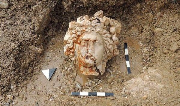Şarap tanrısı Dionysos heykel başı