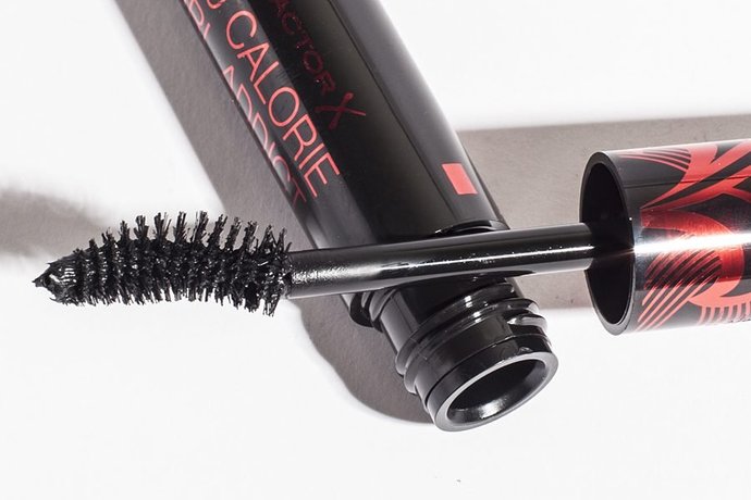 Max Factor-2000 Calorie Curl Addict