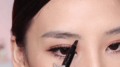 eyebrow coloring