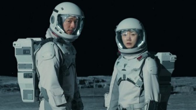 Yılbaşını Evde Geçirecekler İçin Heyecanlı Bir Dizi Önerisi: The Silent Sea