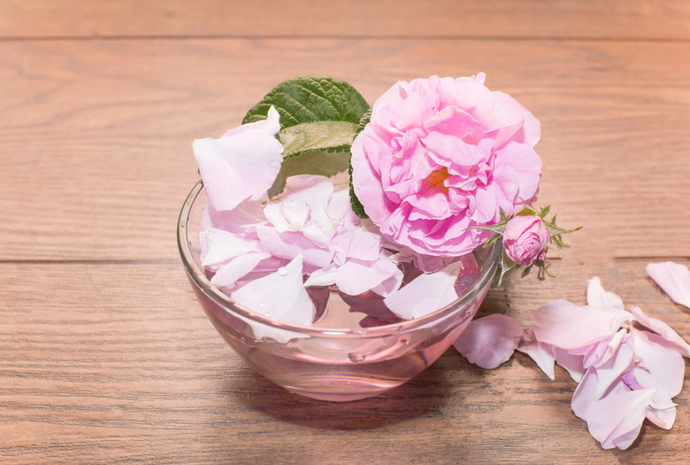 Sizi Mucize Bir Çiçekle Tanıştırmamı İster Misiniz? Gül Suyunun Vücuda Yararları!🌹
