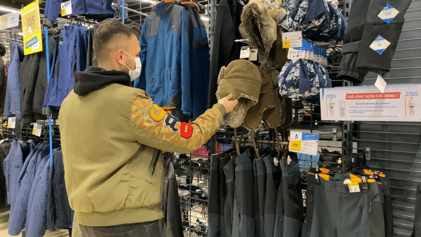 Ankara Soğuksa Bizi Isıtacak Decathlon Var! Decathlon Mağazasını Geziyor ve Kar Montu Arıyoruz ❄️