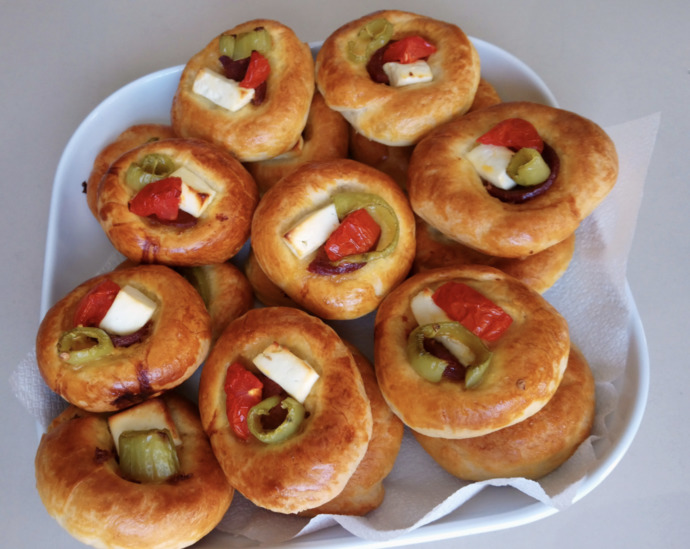 Hem Kahvaltıların Hem Çay Saatlerinin Yıldızı Pizza Poğaçalar