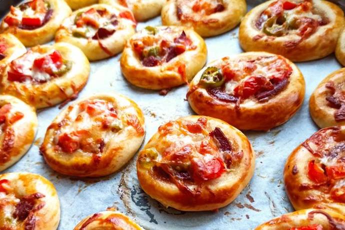Hem Kahvaltıların Hem Çay Saatlerinin Yıldızı Pizza Poğaçalar