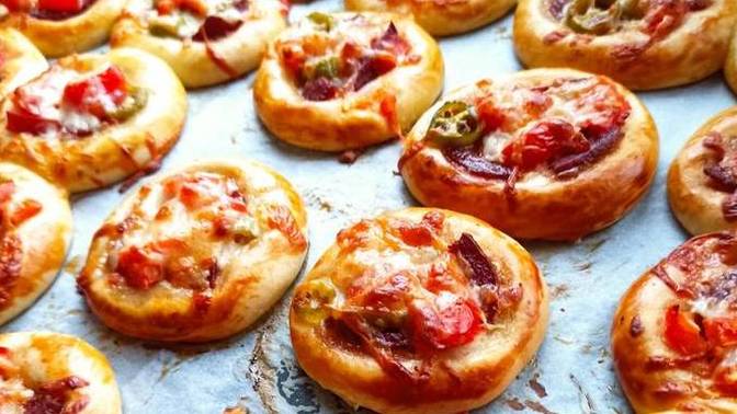 Hem Kahvaltıların Hem Çay Saatlerinin Yıldızı Pizza Poğaçalar