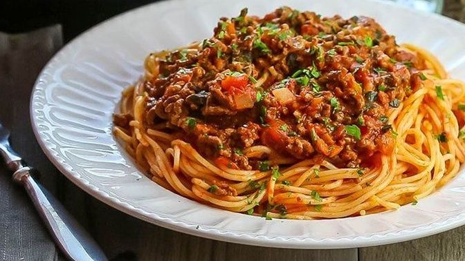 Spagettinin Lezzetine Lezzet Katacak Bolonez Sos Nasıl Hazırlanır?