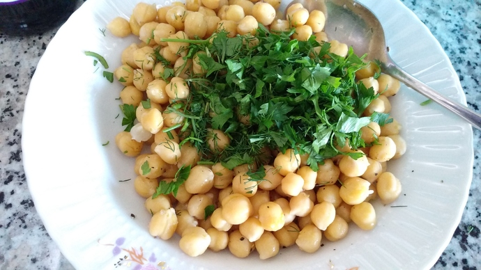 Kış Mevsiminde Salatasız Kalmayalım: Tahıllı Salata Tarifi 🥗