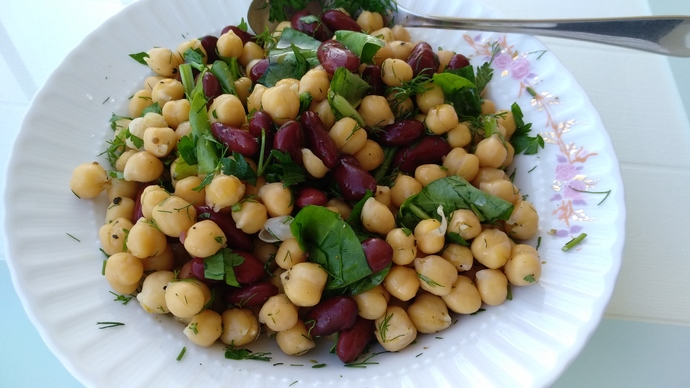 Kış Mevsiminde Salatasız Kalmayalım: Tahıllı Salata Tarifi 🥗
