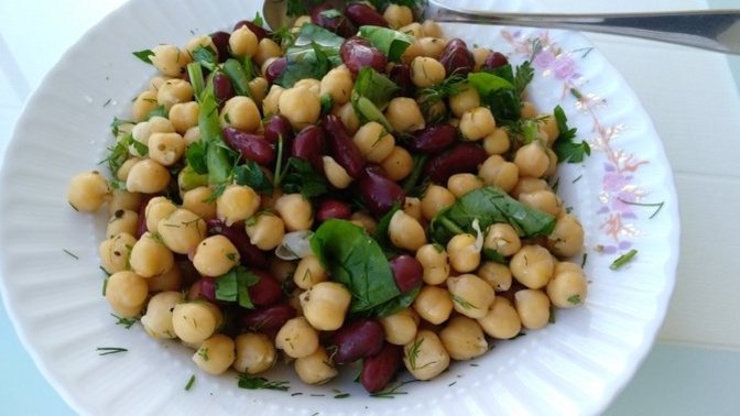 Kış Mevsiminde Salatasız Kalmayalım: Tahıllı Salata Tarifi 🥗