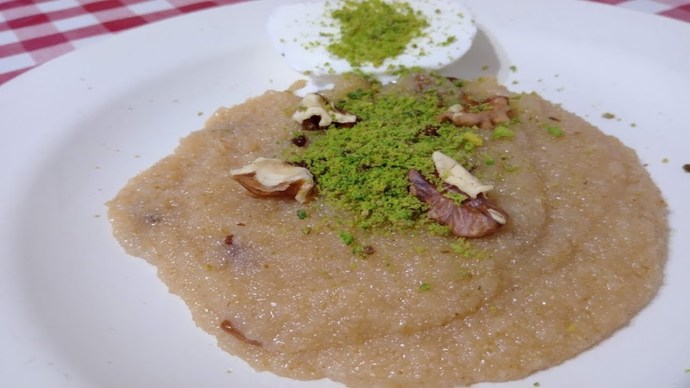 Helvayı Akışkan Sevenlere Yumuşacık Kıvamıyla Şerbetli İrmik Helvası Tarifi