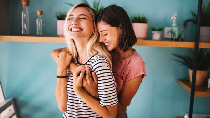 Biseksüel Bir Kadınla Minik Bir Söyleşi: ''İlk Deneyimim İnanılmazdı!"