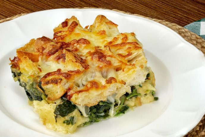 Bayat Ekmekleri Değerlendirebileceğiniz Nefis Bir Börek Tarifi!