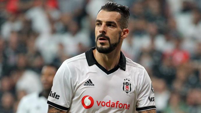 Yıldız Diye Geldiler, Balon Çıktılar! Gösterdikleri Performansla, Taraftarlara Saç Baş Yolduran 10 Yıldız Futbolcu