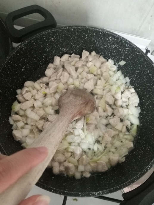 Bugün Ne Yemek Yapsam Derdinden Kurtaran Pratik Tavuk Sote Nasıl Yapılır?