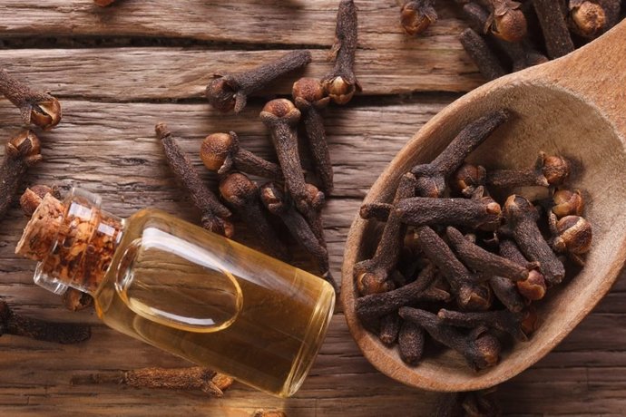clove oil