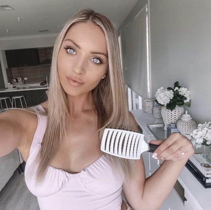 brush hair