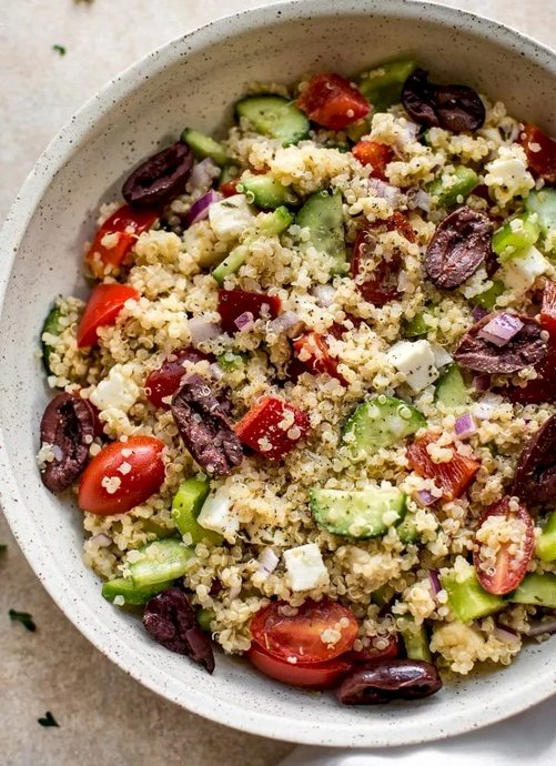Yaza Hazırlık Yapıyoruz: Kalorisi Düşük, Lezzeti Bol Ton Balıklı Salata Tarifi