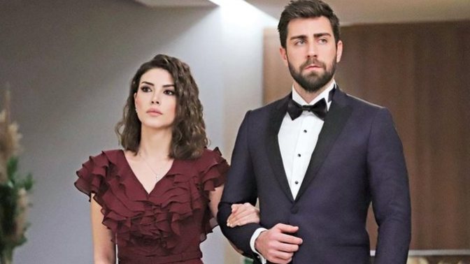 2022 Yılının En Çok Konuşulan ve Aşklarına En Çok İmrenilen Dizi Çiftleri ❤️