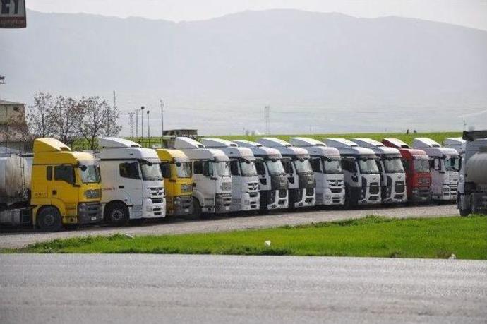 Bence yanlız kızlar hoşlandıkları erkeklere açılsa