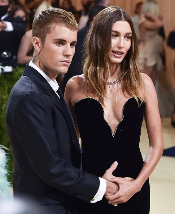 Yeni Bir İddalı Markanın Doğuşu! Hailey Baldwin Bieber Markası Rhode Beauty!