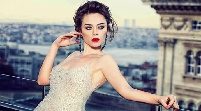 Demet Evgar