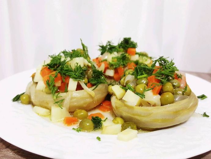 Bol malzemeli salata