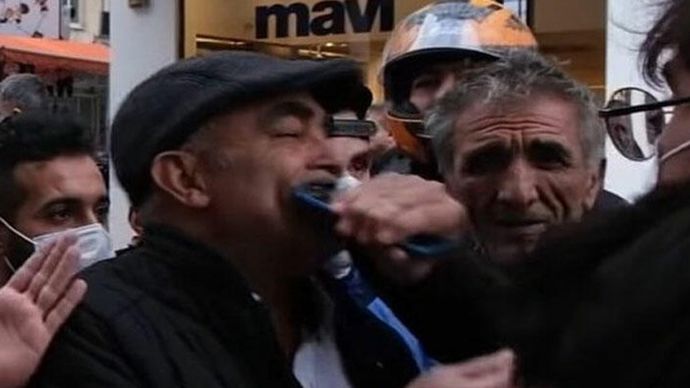 Kötü Ekonomiye En Büyük Muhalefet: Telefonunu Çıkart! ve Altındaki Felsefik Düşünce