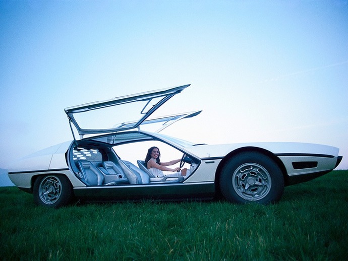 Aslan burcu & 1967 Lamborghini Marzal