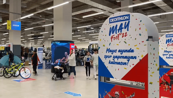 Bu Yaz Bir An Bile Durmuyoruz Ama Önce Birlikte Decathlon’u Geziyoruz!